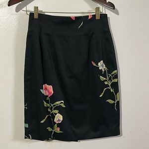 RICHARD TYLER COUTURE floral silk lined skirt. Size 4